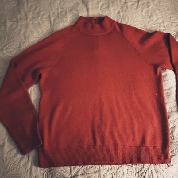 Kb Collections sweater - Picture 1 of 4